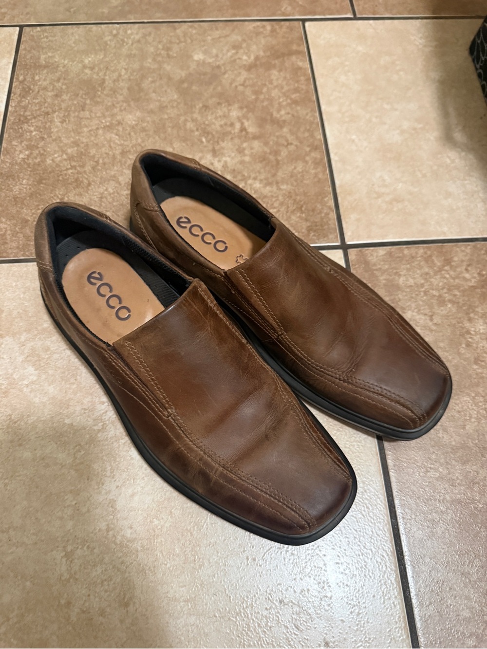 Ecco Men’s Brown Leather Slip-On Loafers